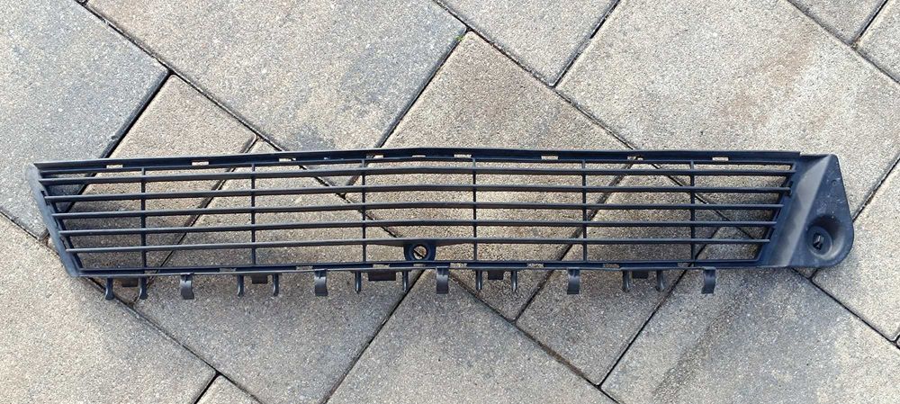 Vectra C - kratka (grill) zderzaka przedniego
