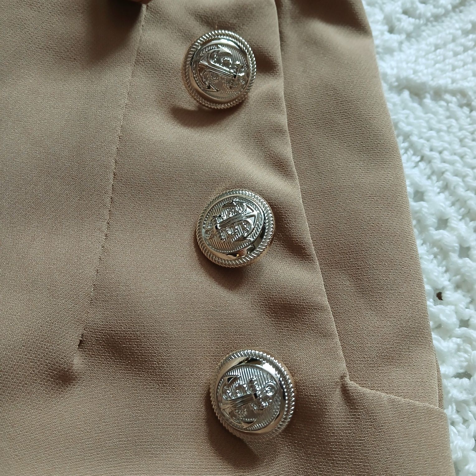 Eleganckie krótkie spodenki spodnie lato damskie L