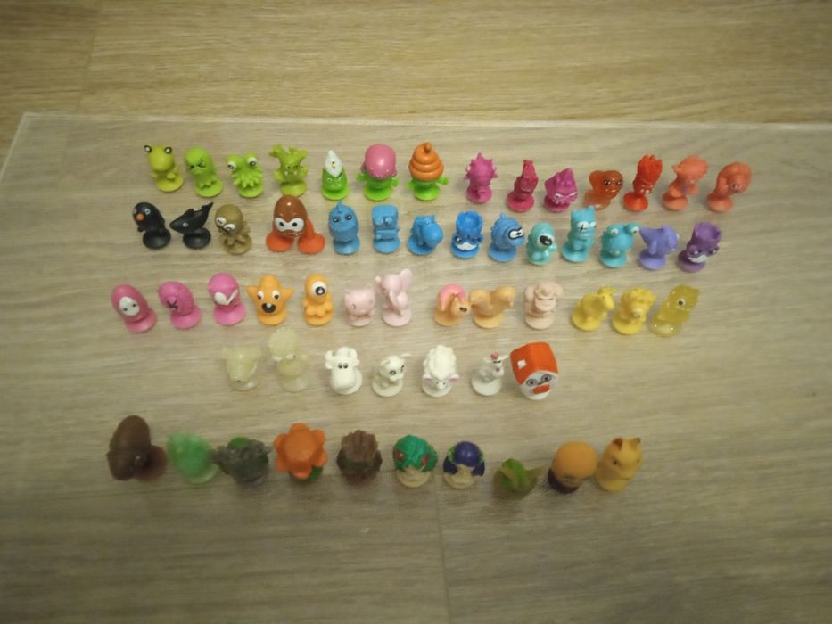 Іграшки фігурки тварин на присосках