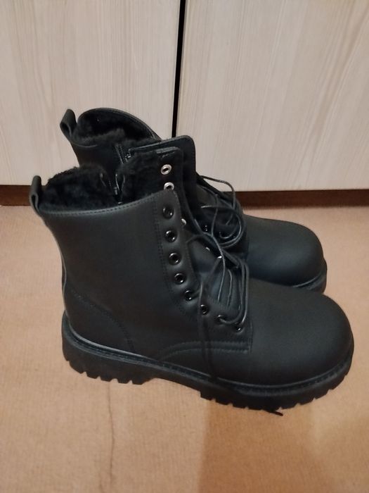 Нове зимове чоловіче взуття