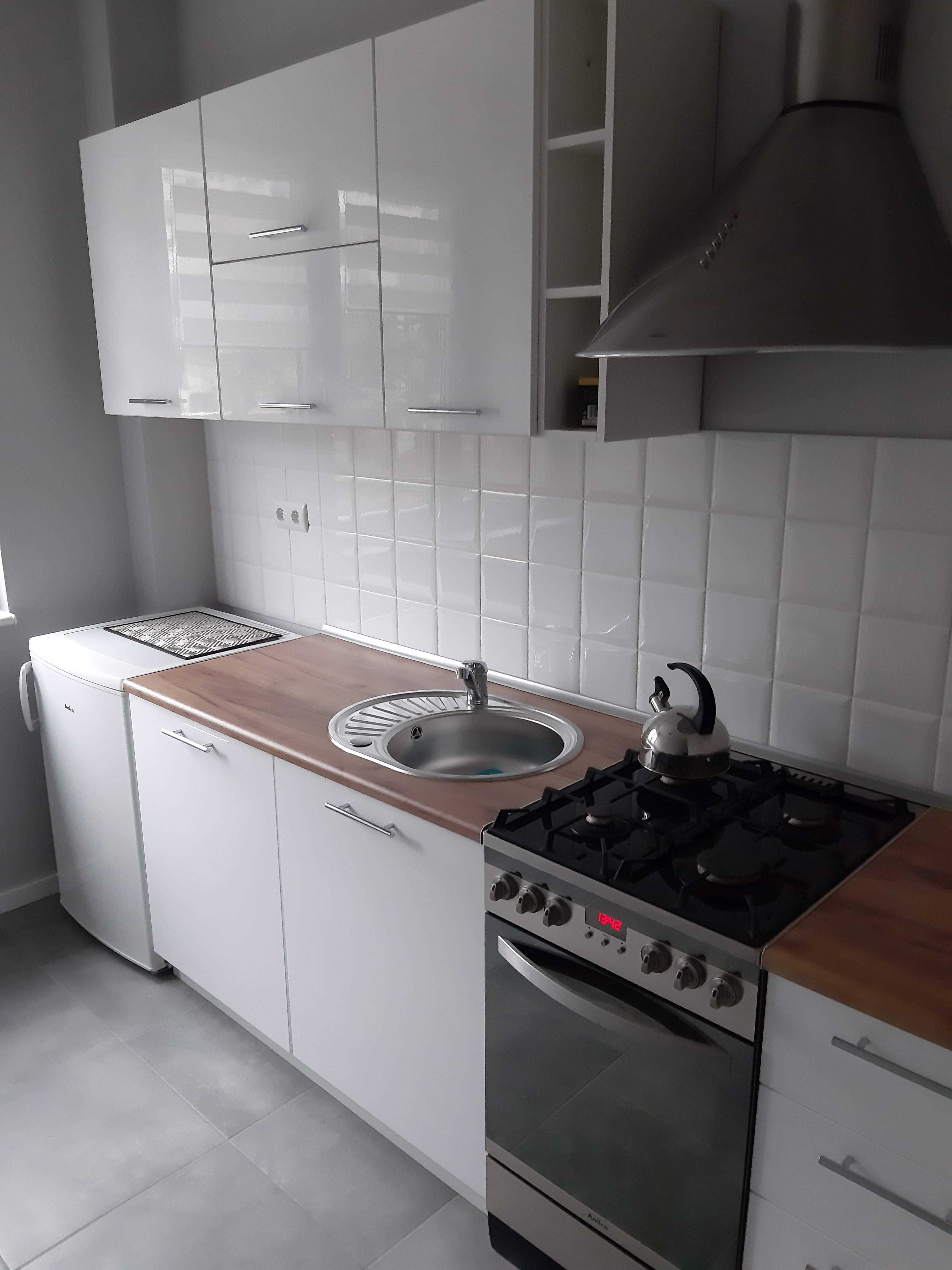Mieszkanie dwupokojowe, 43 m2, I piętro w bloku 4 piętrowym.