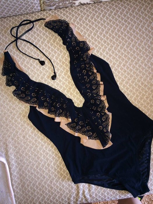 Купальники суцільні