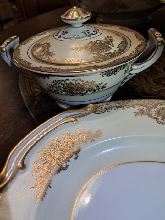 Порцеляновий столовий сервіз Noritake на 12 осіб, 92 предмети. Японія