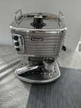 Ekspres kolbowy delonghi scultura ECZ351.BG