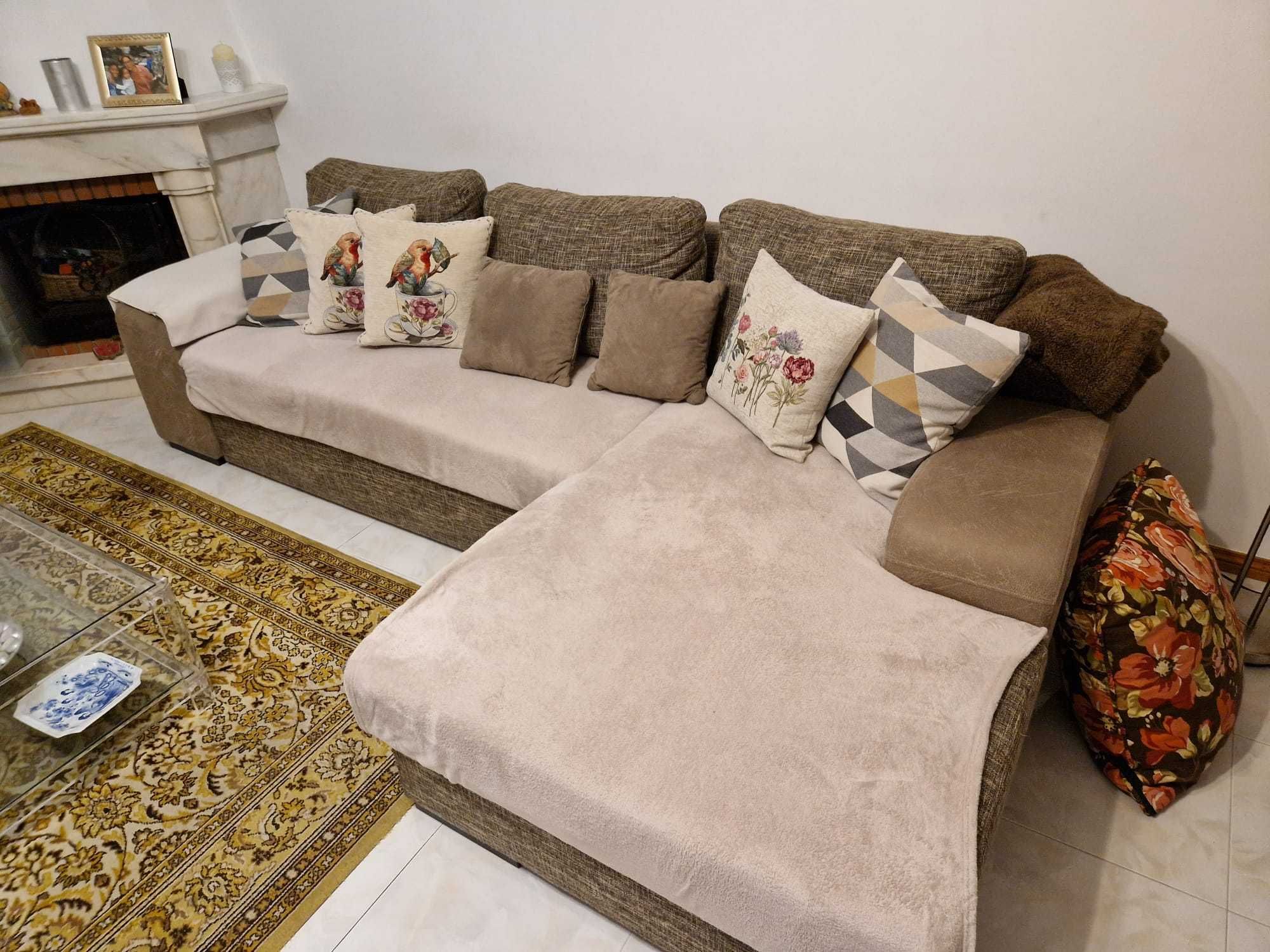 Vendo Sofa Cama com Bau de arrumação- Monte Abrãao