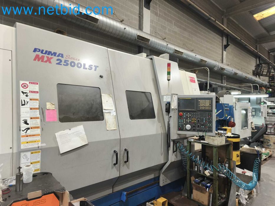 Centro de torneamento CNC DOOSAN PUMA MX 2500 LST