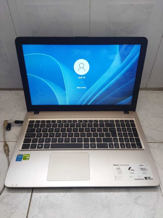 Portátil Asus A540L I3 5005U
