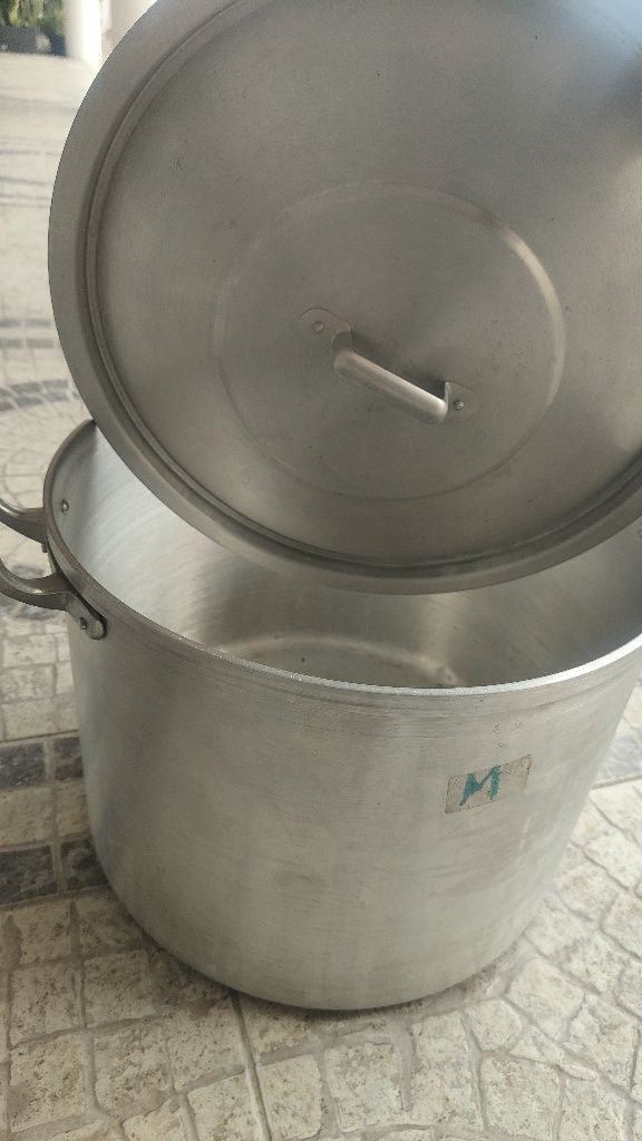 Panela em alumínio