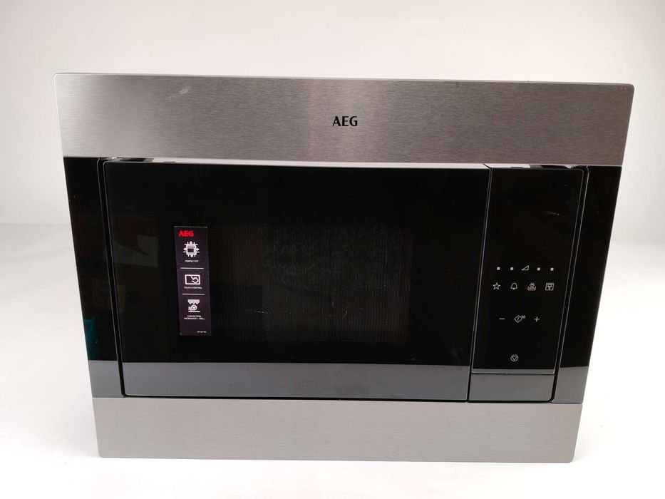 Kuchenka mikrofalowa do zabudowy AEG MSB2548C-M, 23 l, 900 W, czarna