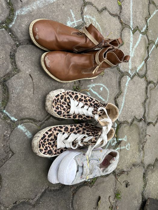 Віддам взуття на дівчинку