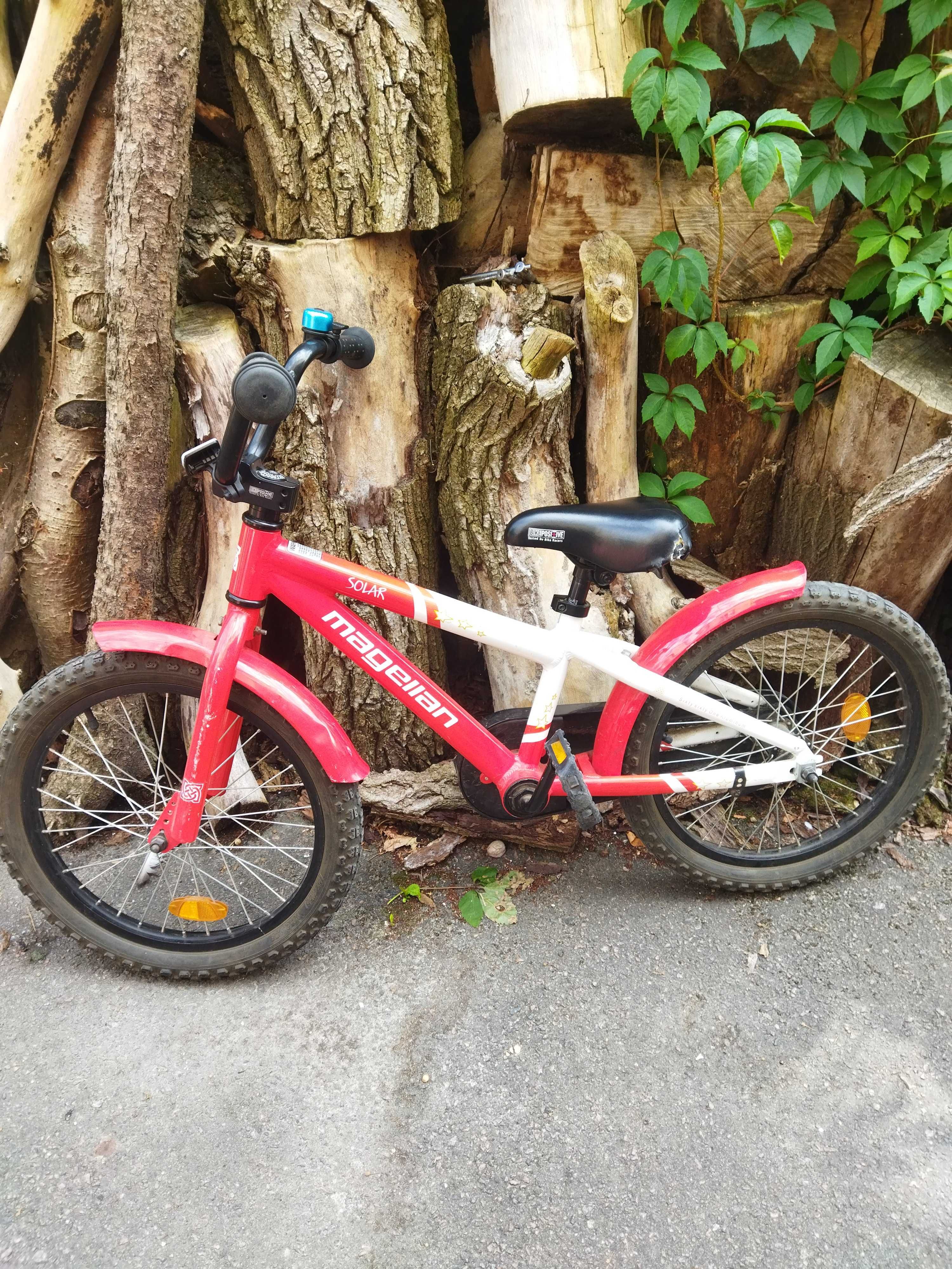 Фирменный велосипед алюминиевый, колёса 18", на 4-7 лет.