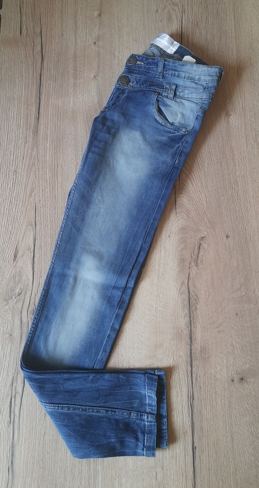Spodnie jeansowe Cropp rozm.S