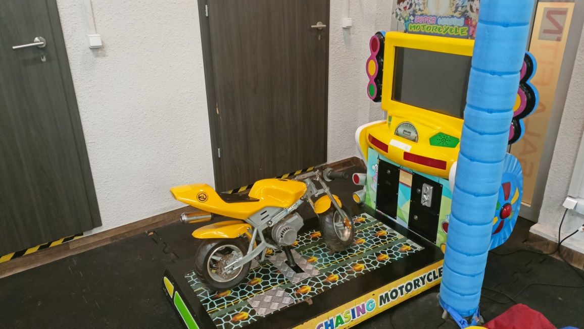 Motocykl gra automat wrzutowy maszyna