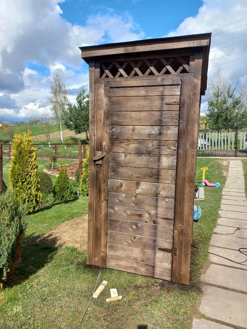 Туалет дерев'яний  на вулицю  туалет на дачу вироби з  дерева