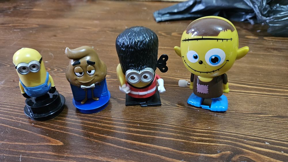 Zestaw figurek Minionki Czesio i Pan Kupa