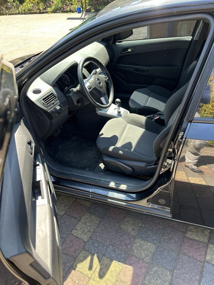 Opel Astra H 2012