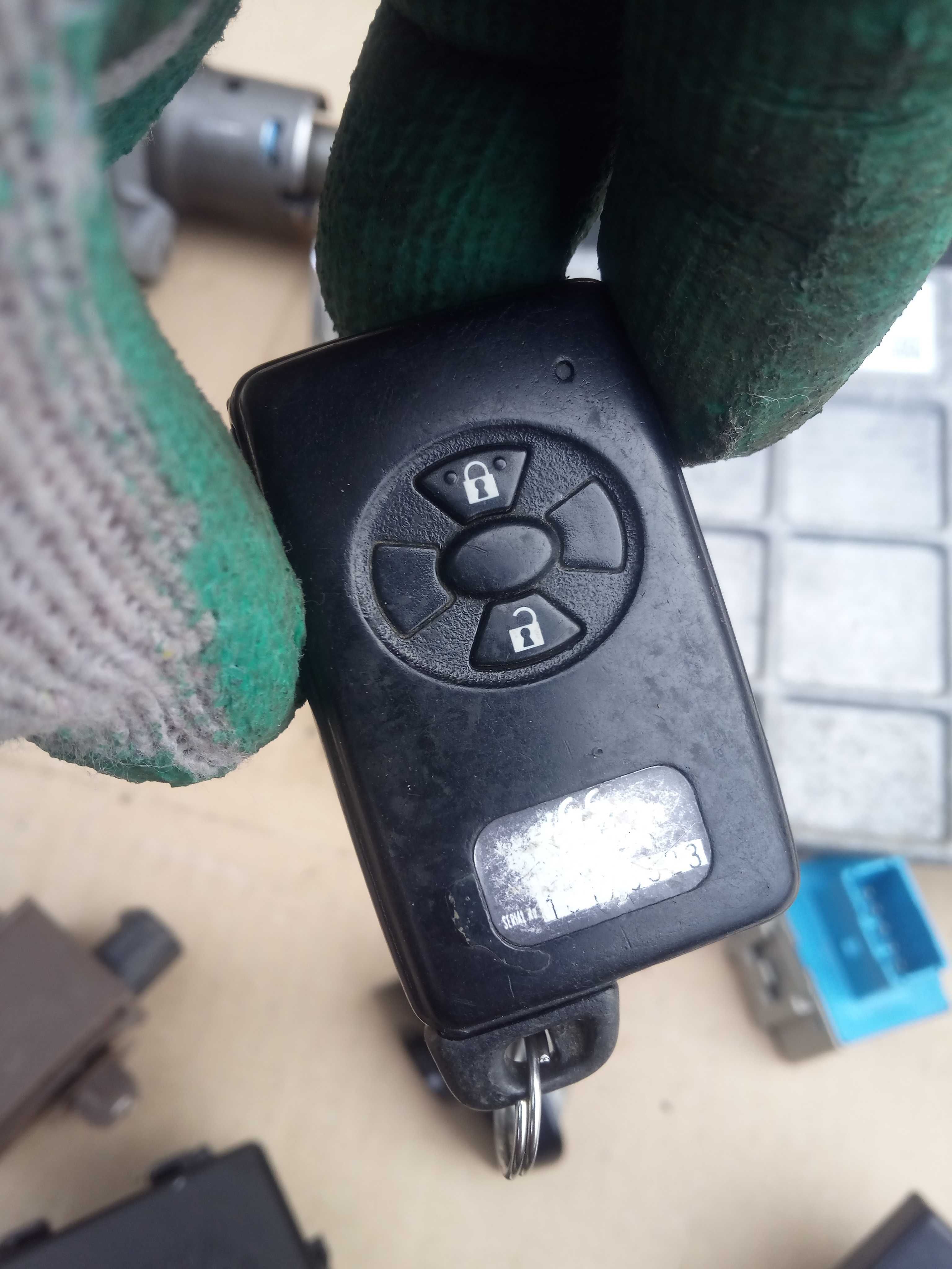 TOYOTA AURIS I 06-09 zestaw startowy komputer smart key 1,6 dual 124km
