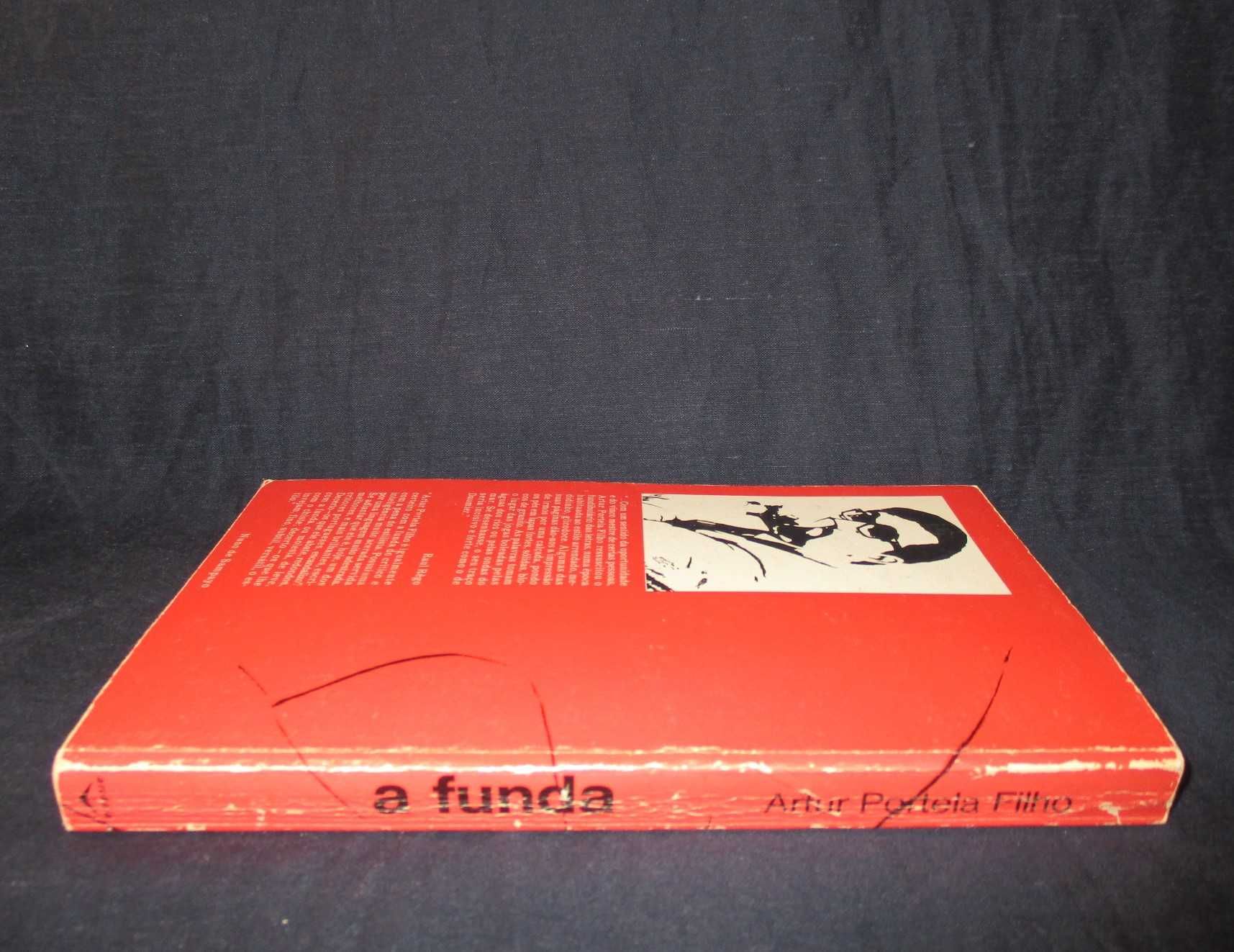 Livro A Funda 1º volume Artur Portela Filho