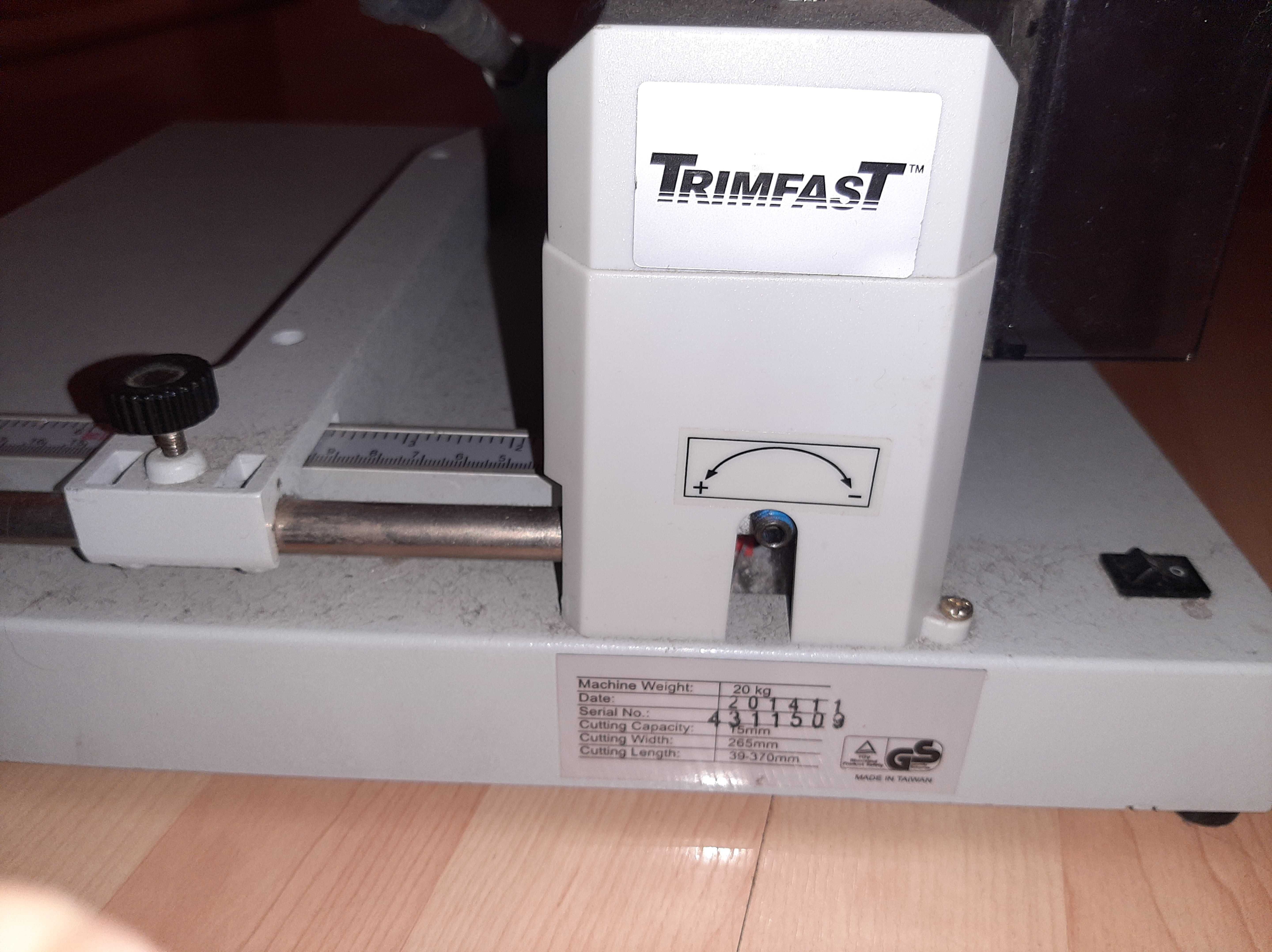 Guilhotina de resmas Manual Trimfast RE3943