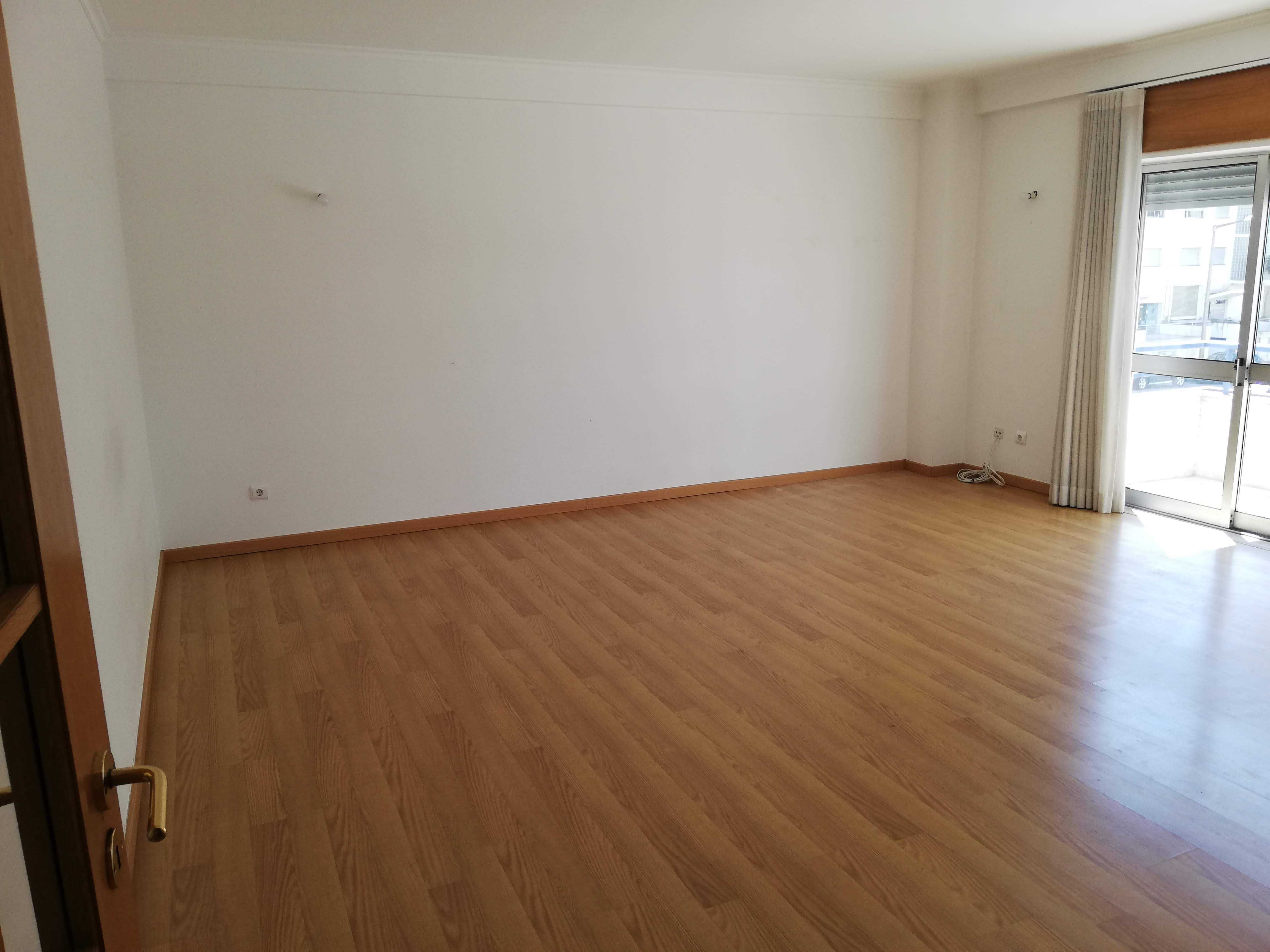 Apartamento T3 Vale das Flores