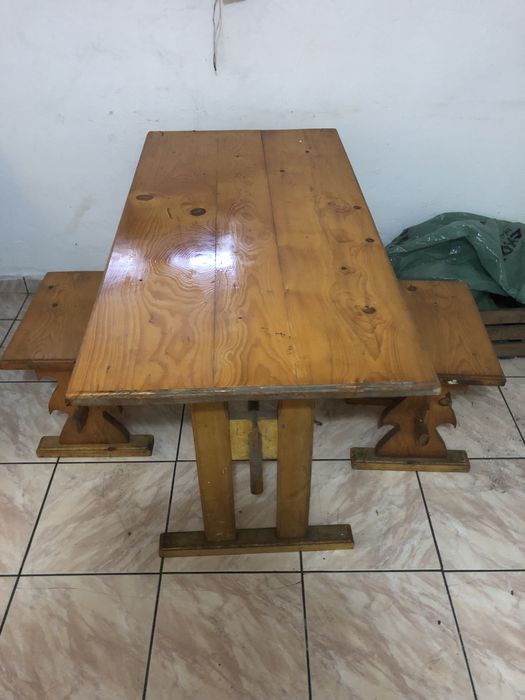 Stół plus dwa taborety drewno