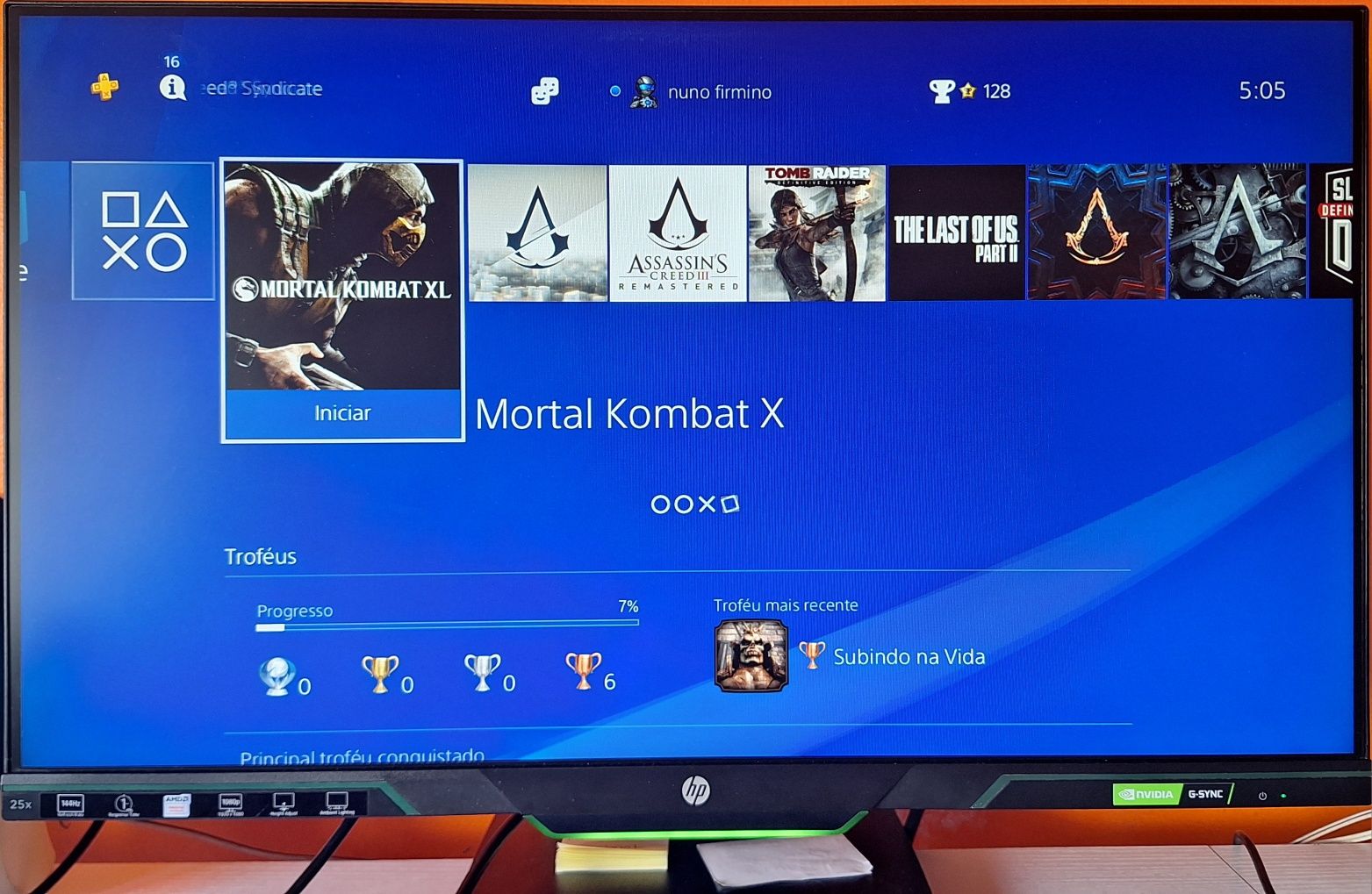 PlayStation 4 Slim + 2 comandos + Game Drive 2TB – Tudo impecável!