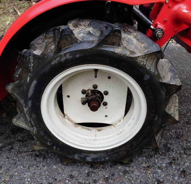 Traktor Mitsubishi GF16