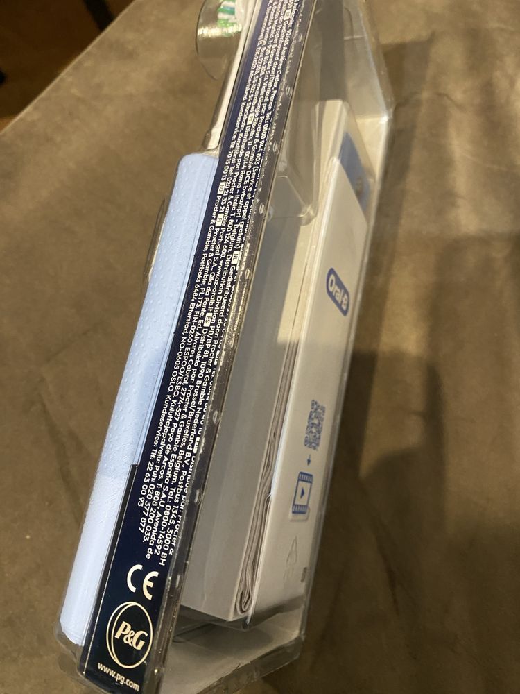 Escova eletrica Oral-B nova