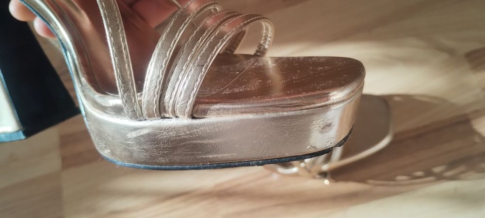 złote sandały na słupku reserved 41