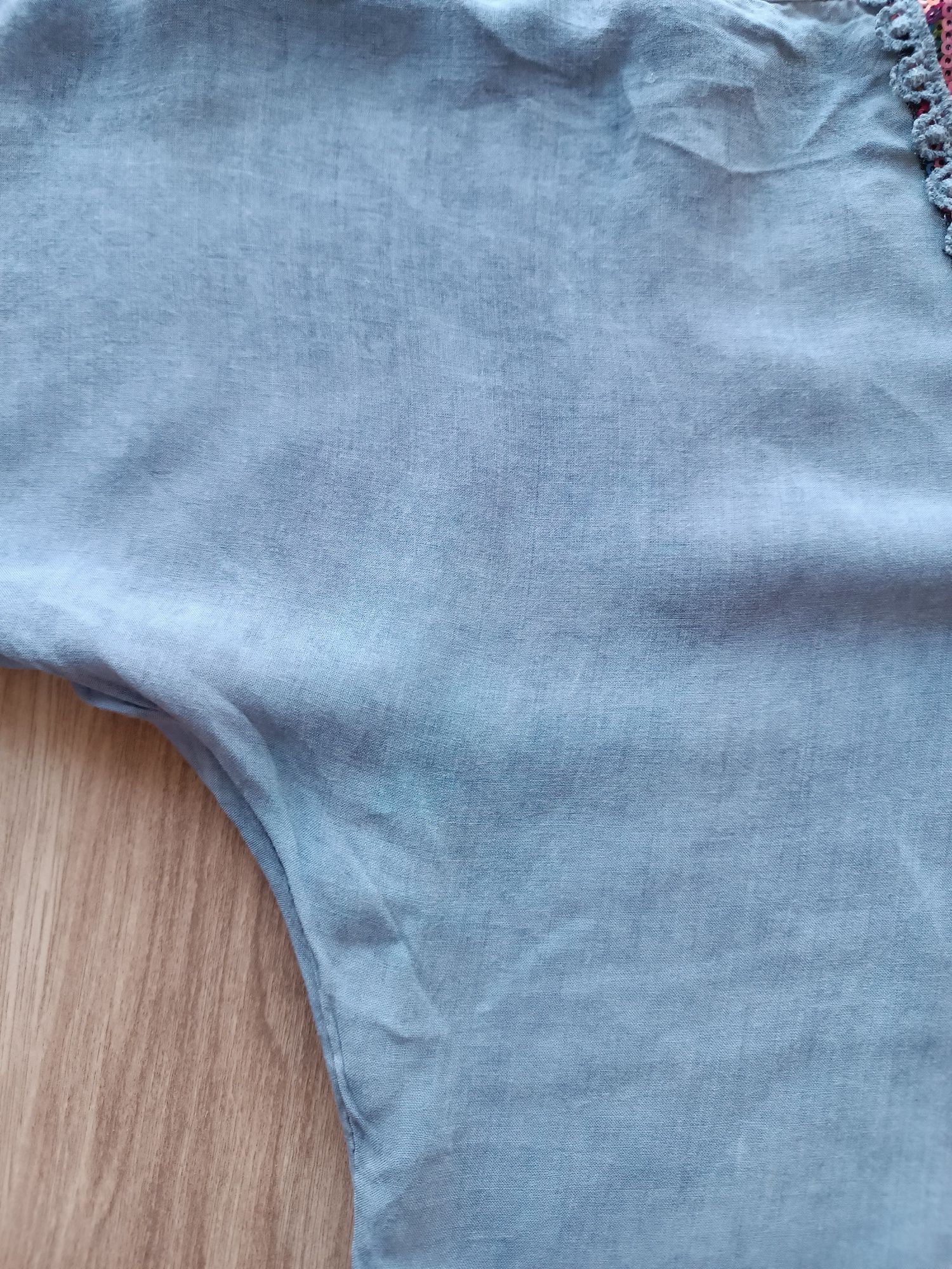 Fioletowo-niebieska bluzka z krótkim rękawem i kolorowymi cekinami M