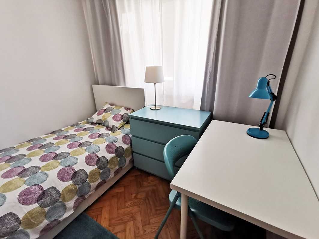 Quarto Costa Caparica, WC privado, FCT da Universidade Nova de Lisboa
