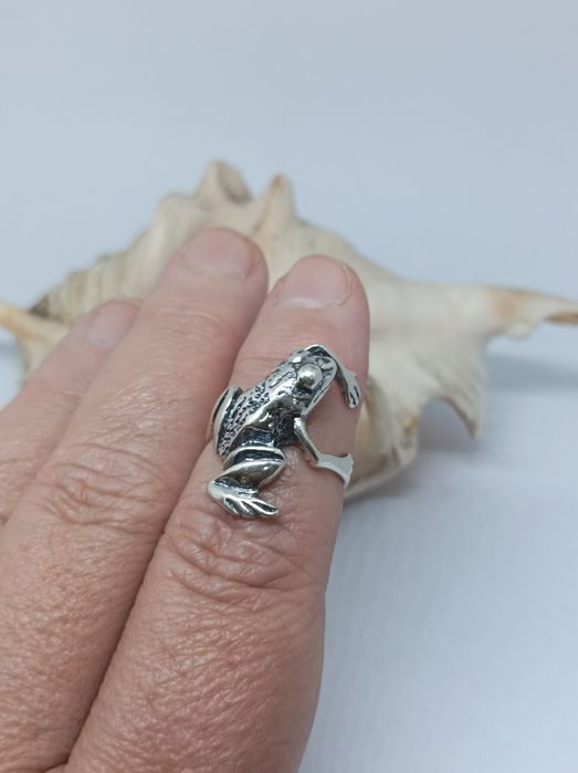 Srebrny pierścionek żaba, srebro 925, rozm 18
