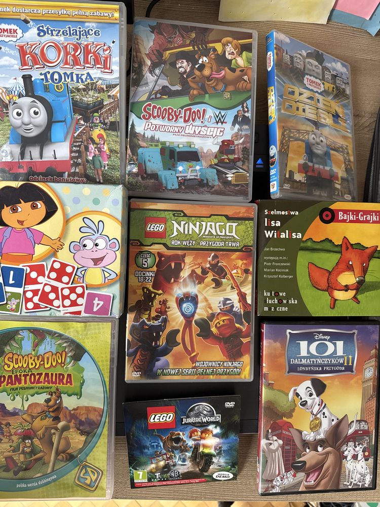 Zestaw plyt DVD i gier dla dzieci