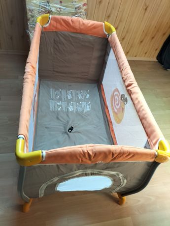 Składane  łóżeczko dla dziecka z materacem