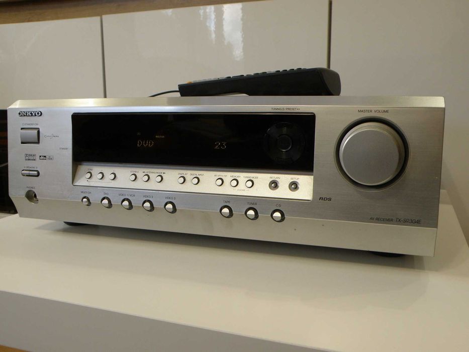 Amplituner AV Onkyo TX-SR304E