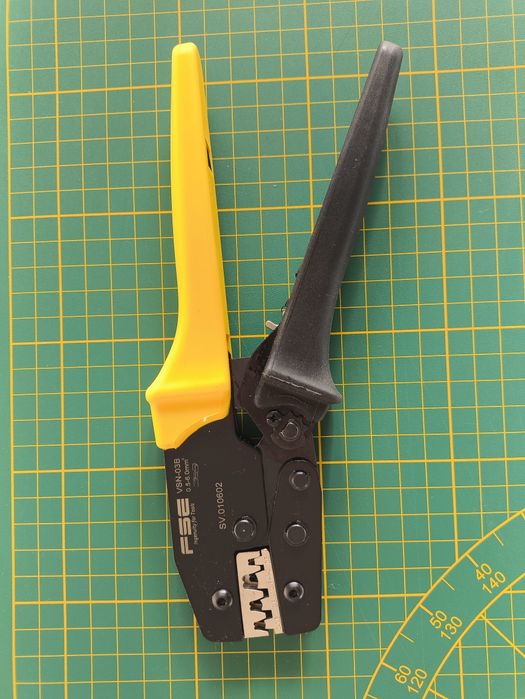 Zaciskarka konektorów FSE