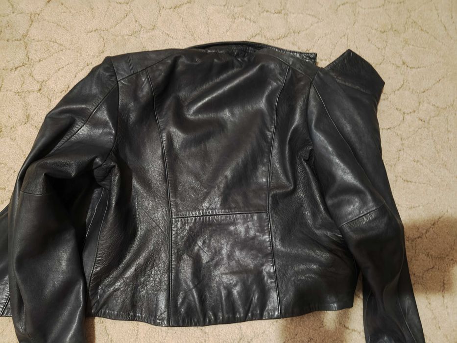 Куртка жіноча шкіряна