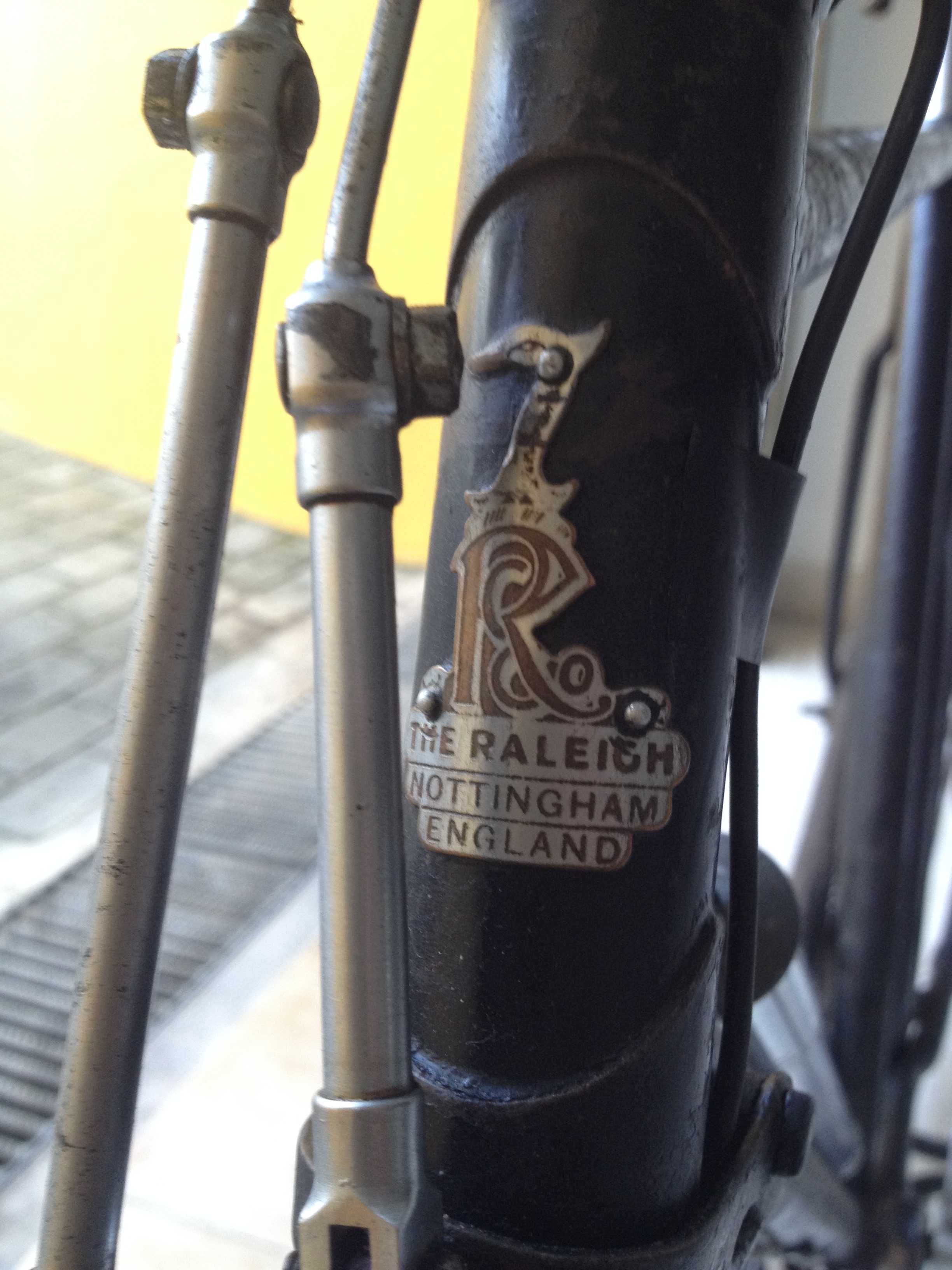 Bicicleta RALEIGH - Década de 40 - Roda 28