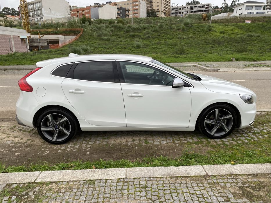 Volvo v40 R-DESIGN