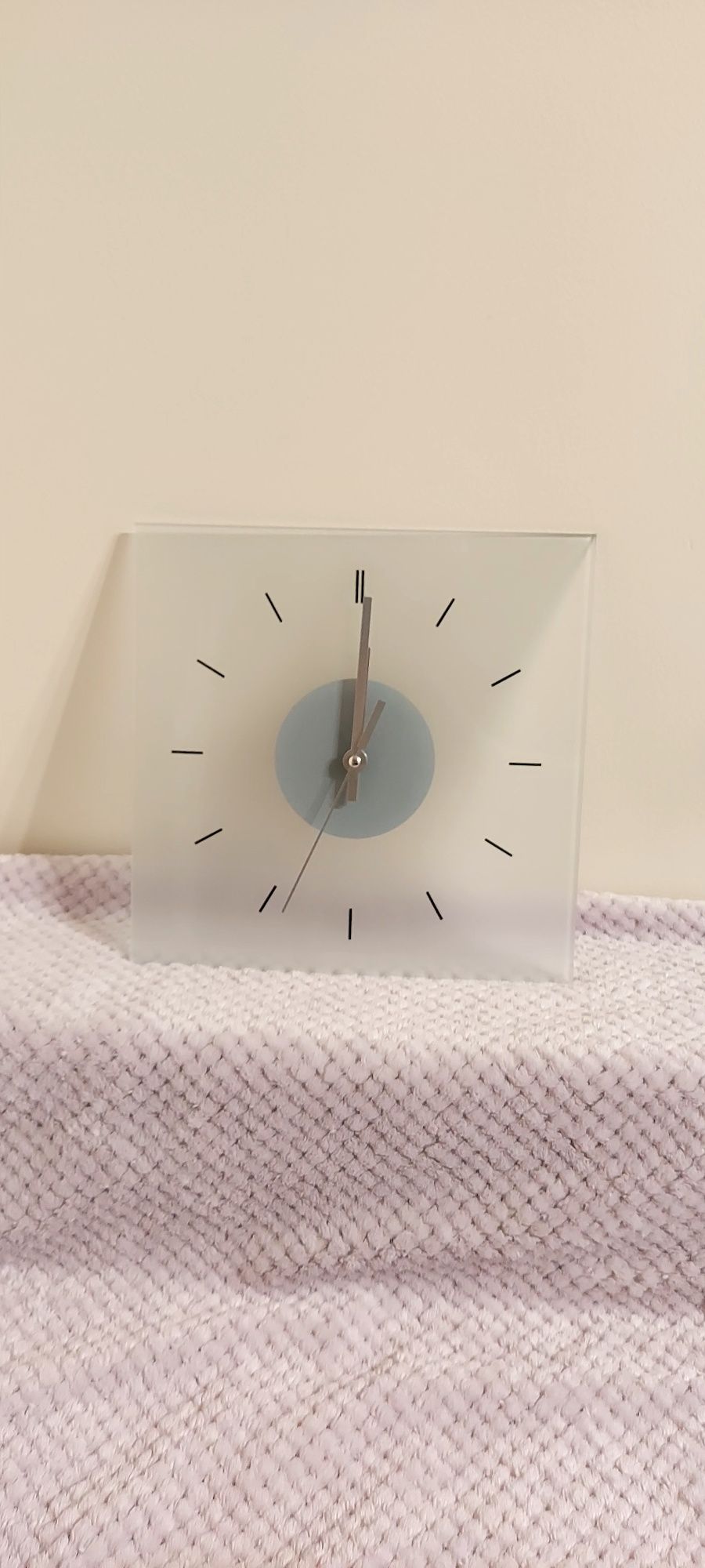 Zegar ścienny kwadrat 28x28cm