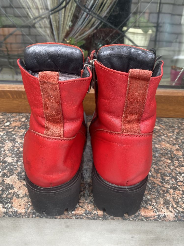 Женские кожаные зимние ботинки р.37-23,5 см по стельке