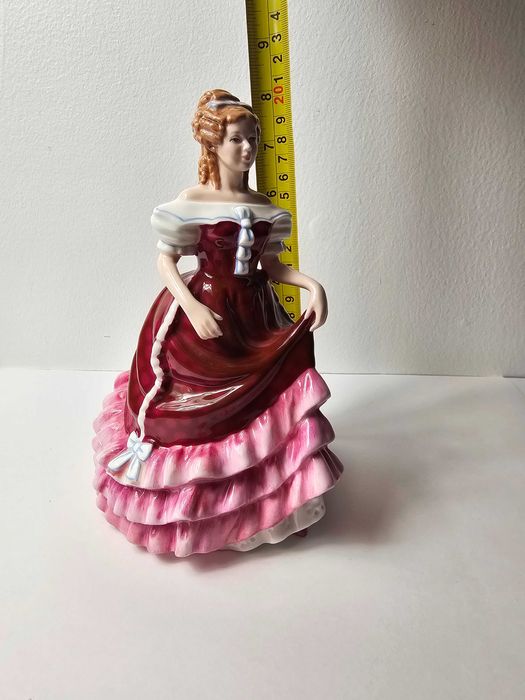 Figurka Porcelana Royal Doulton "SWEET SIXTEEN" HN3648 20 cm Anglia