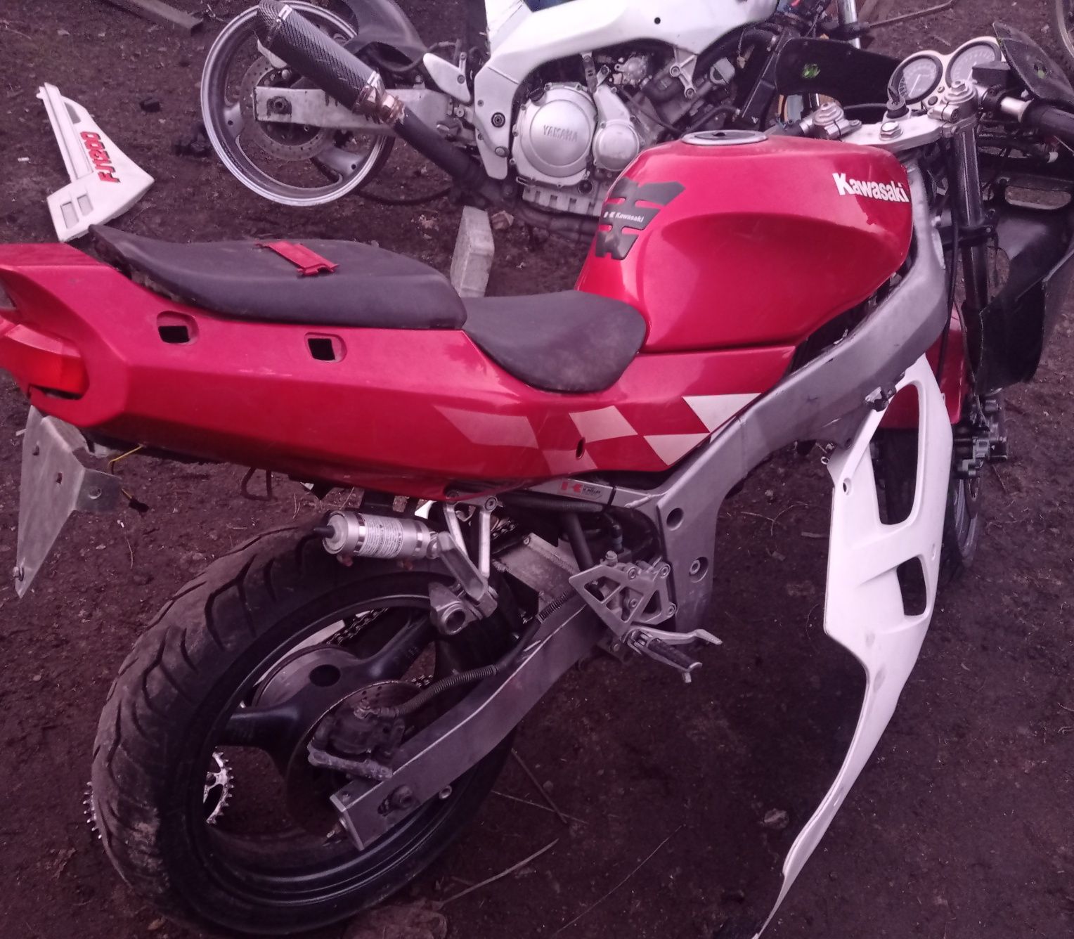 Kawasaki 600 zxr zx6r części gaźnik airbox lagi koło wiązka pompa tryb