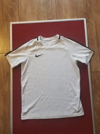 Koszulka Nike  odychajaca M /L dziecięca