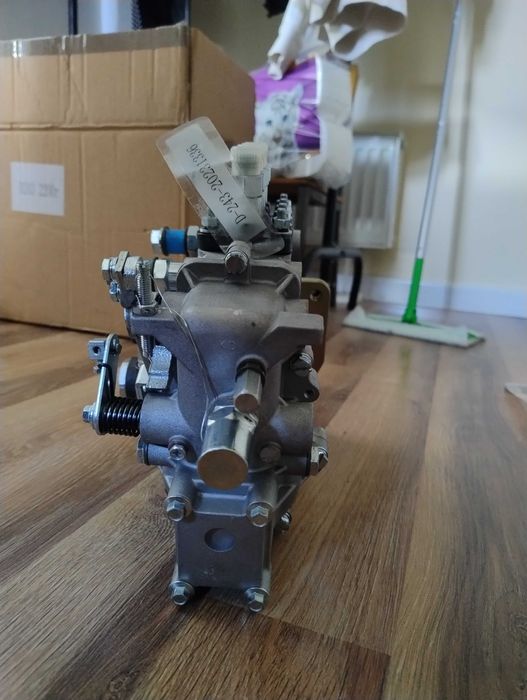 Pompa wtryskowa pompa paliwa  MTZ PRONAR D240 i D243