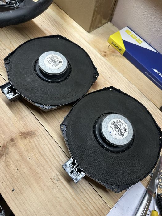 Нч динамики, сабы под сидения Philips, сняты с системы Hi Fi