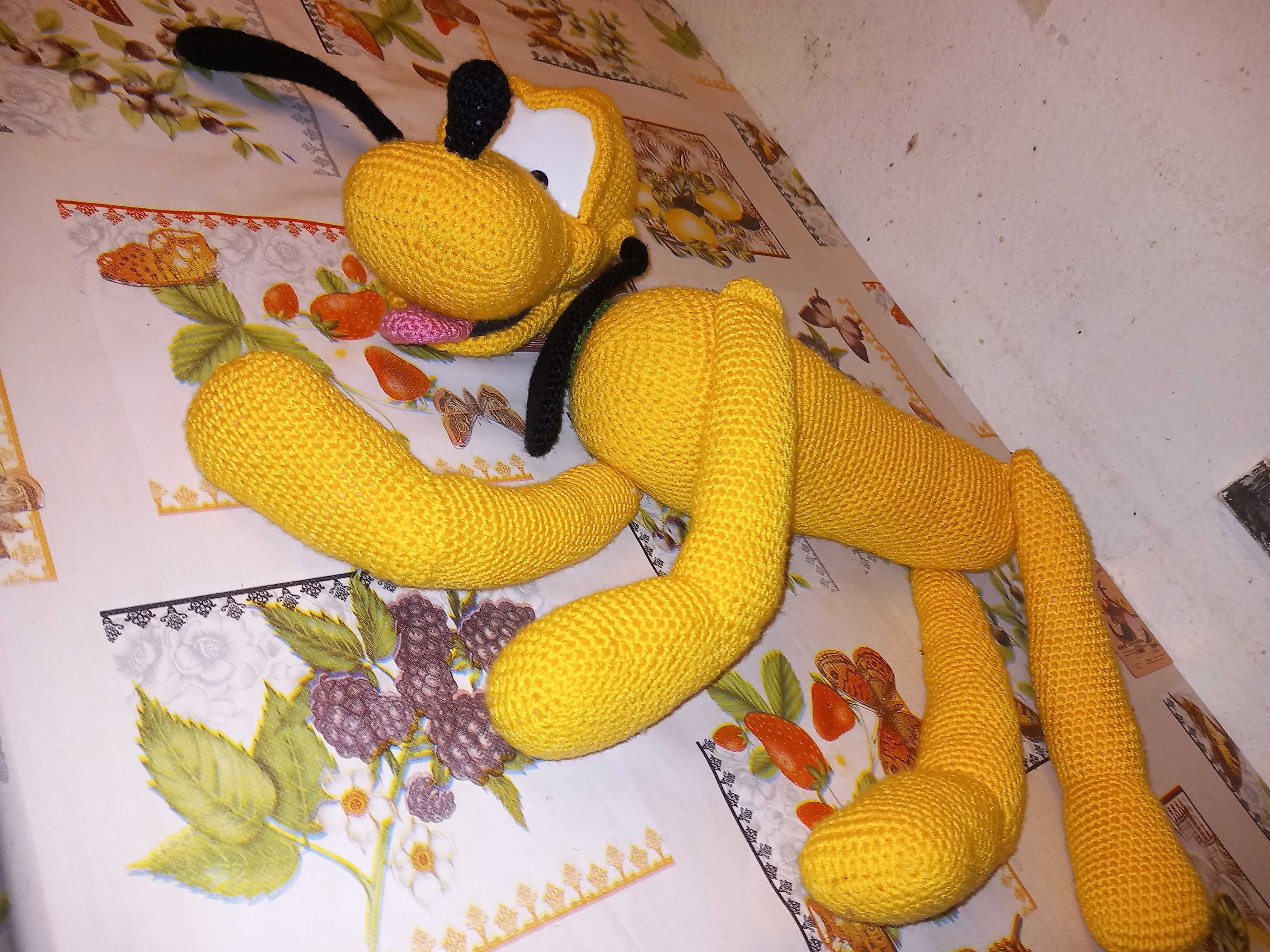 Pluto amarelo amigurumi cão