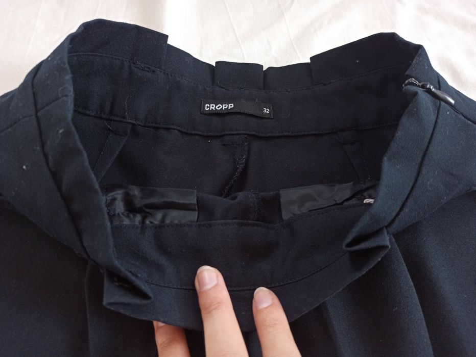 Темно-сині брюки carrot з защипами