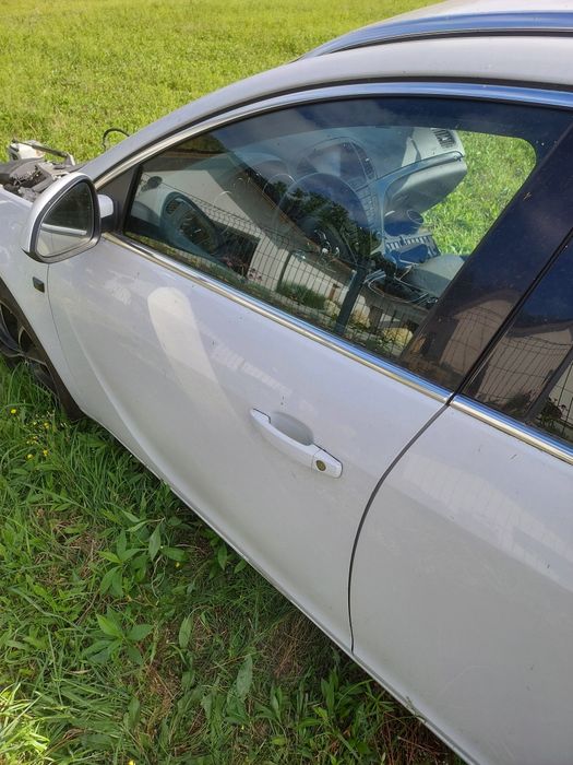 Opel insignia 2010r części