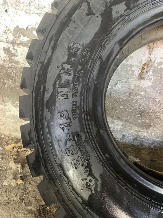 Нова покришка 8.25-15 до спец техніки